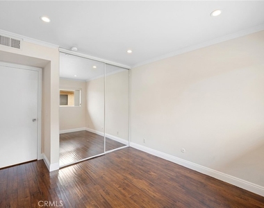 121 Sinclair Avenue - Photo Thumbnail 18