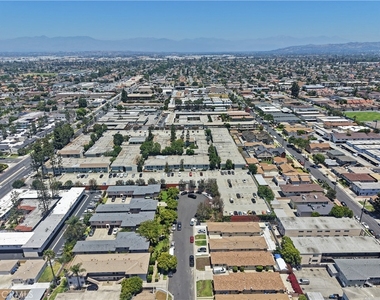 10520 Myrtle Street - Photo Thumbnail 12
