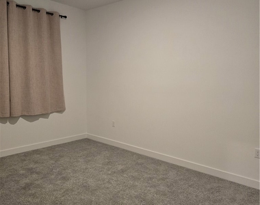 1887 Vincent Dr - Photo Thumbnail 6