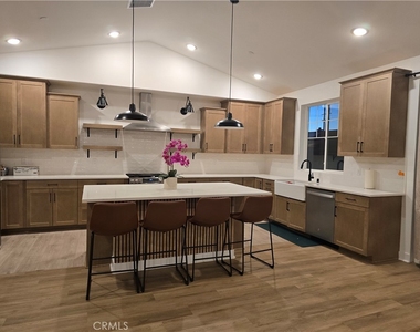 1887 Vincent Dr - Photo Thumbnail 13