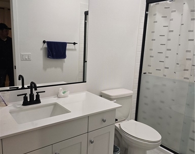 1887 Vincent Dr - Photo Thumbnail 5