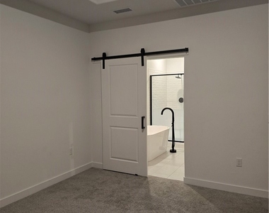 1887 Vincent Dr - Photo Thumbnail 20