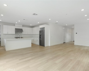 27273 Debut Place - Photo Thumbnail 4