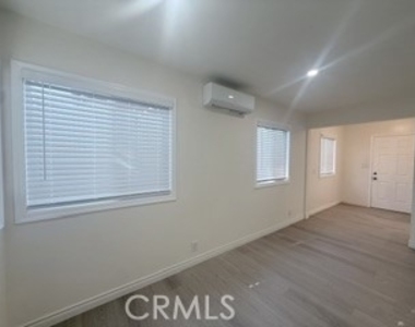 4324 Ivar Avenue - Photo Thumbnail 9