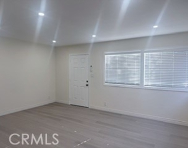 4324 Ivar Avenue - Photo Thumbnail 6