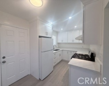 4324 Ivar Avenue - Photo Thumbnail 13