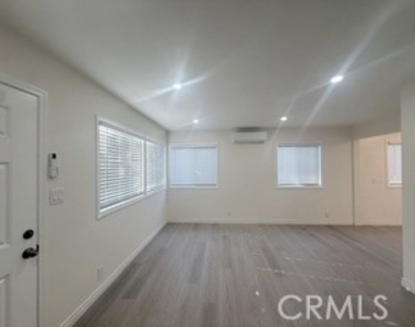 4324 Ivar Avenue - Photo Thumbnail 10