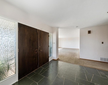 4120 Rhoda - Photo Thumbnail 7