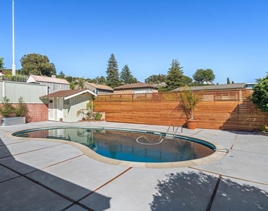 4120 Rhoda - Photo Thumbnail 22