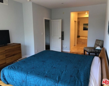 7100 Playa Vista Drive - Photo Thumbnail 8