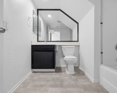 11015 Morrison Street - Photo Thumbnail 18