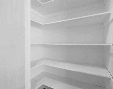 11015 Morrison Street - Photo Thumbnail 34