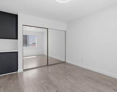 11015 Morrison Street - Photo Thumbnail 37