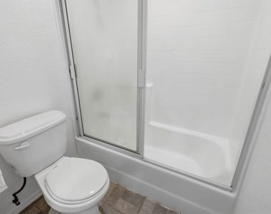 11015 Morrison Street - Photo Thumbnail 33
