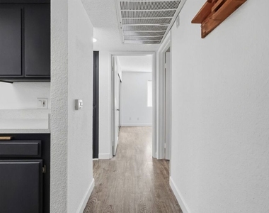 11015 Morrison Street - Photo Thumbnail 20