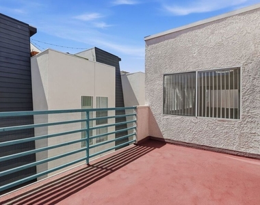 11015 Morrison Street - Photo Thumbnail 30