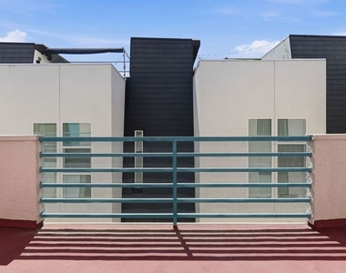 11015 Morrison Street - Photo Thumbnail 29