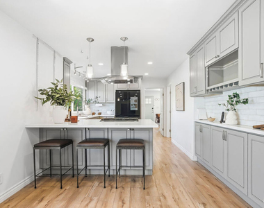 16421 Halldale Avenue - Photo Thumbnail 3