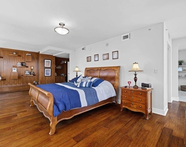 645 Front St - Photo Thumbnail 27