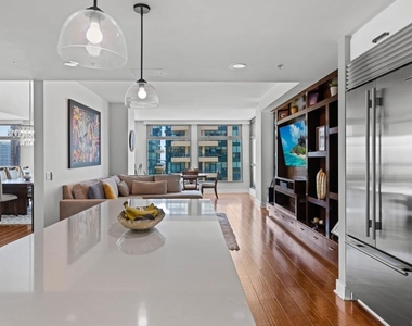 645 Front St - Photo Thumbnail 15