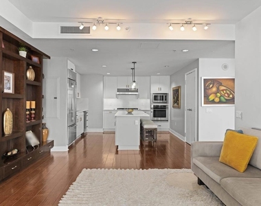 645 Front St - Photo Thumbnail 14