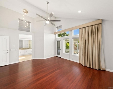 1068 Pacific Hill St - Photo Thumbnail 36