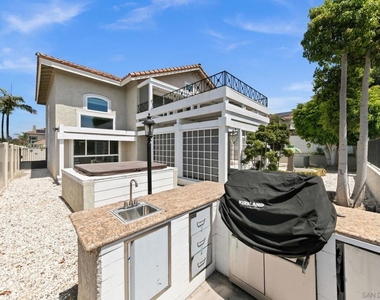 1068 Pacific Hill St - Photo Thumbnail 30