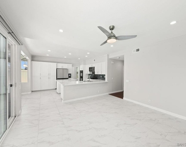 1068 Pacific Hill St - Photo Thumbnail 25