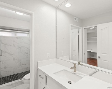 1068 Pacific Hill St - Photo Thumbnail 54