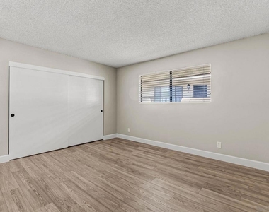 4225 Asher - Photo Thumbnail 13