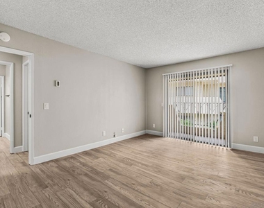 4225 Asher - Photo Thumbnail 8