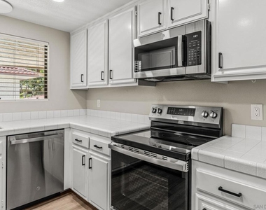 4225 Asher - Photo Thumbnail 2