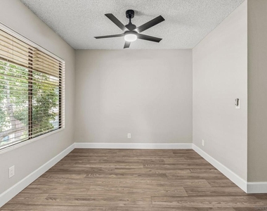 4225 Asher - Photo Thumbnail 7