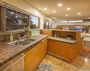 678 Orchid Ln - Photo Thumbnail 4