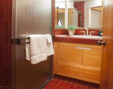678 Orchid Ln - Photo Thumbnail 6