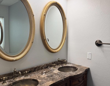 4370 Camino De La Rosa - Photo Thumbnail 12