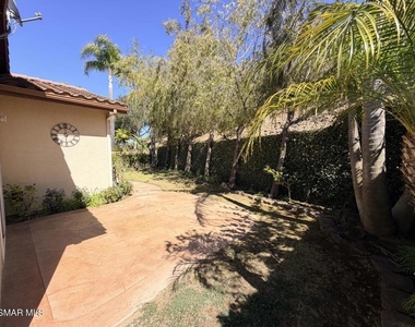 4370 Camino De La Rosa - Photo Thumbnail 19