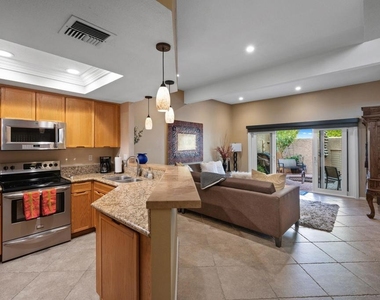 73421 Foxtail Lane - Photo Thumbnail 10