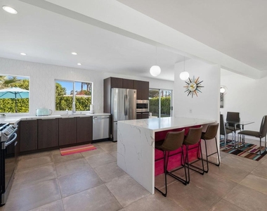 70170 Sun Valley Drive - Photo Thumbnail 8