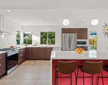 70170 Sun Valley Drive - Photo Thumbnail 2