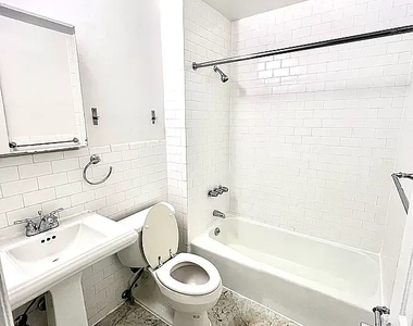 322 West 14th Street - Photo Thumbnail 3