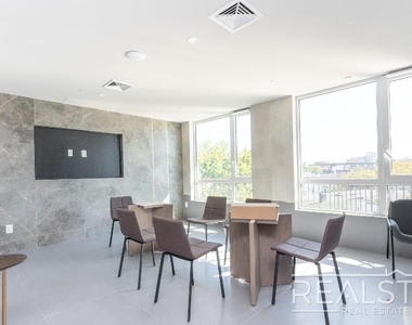 280 Meeker Avenue - Photo Thumbnail 9