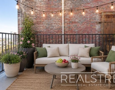 280 Meeker Avenue - Photo Thumbnail 2