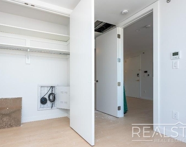 280 Meeker Avenue - Photo Thumbnail 5