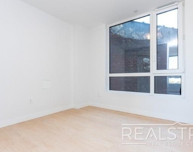 280 Meeker Avenue - Photo Thumbnail 6