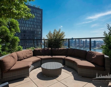 East 34th Street - Photo Thumbnail 10