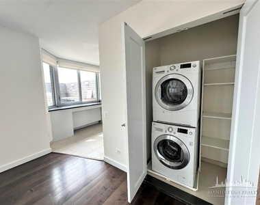 East 34th Street - Photo Thumbnail 3