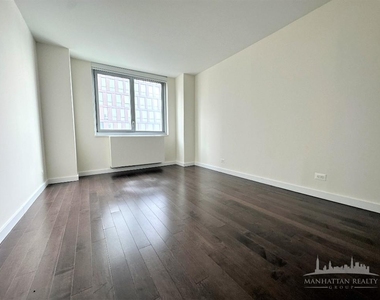 East 34th Street - Photo Thumbnail 4