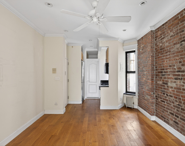 245 Mulberry St - Photo Thumbnail 3