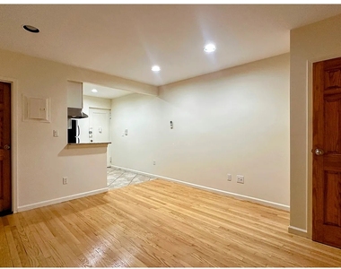 415 E 75th St - Photo Thumbnail 4